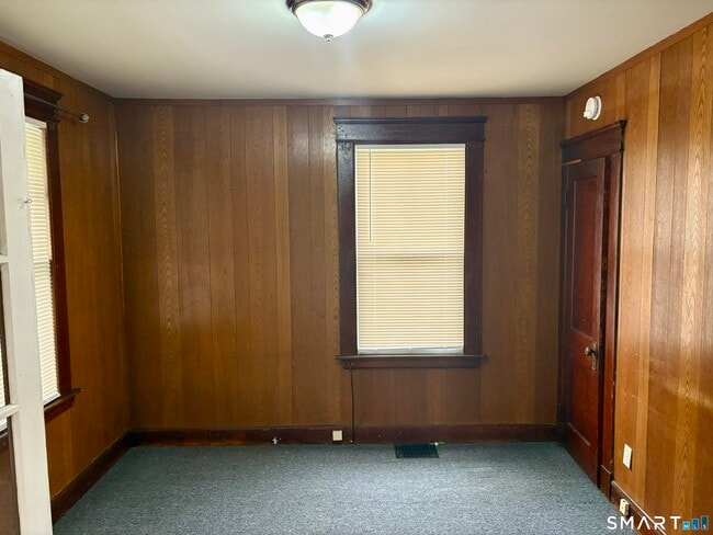 Photo - 565 Sylvan Ave