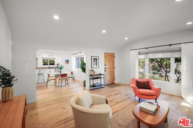 Photo - 1275 S Sycamore Ave