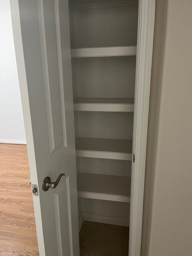 Linen Closet - 2603 Appian Way Unit D