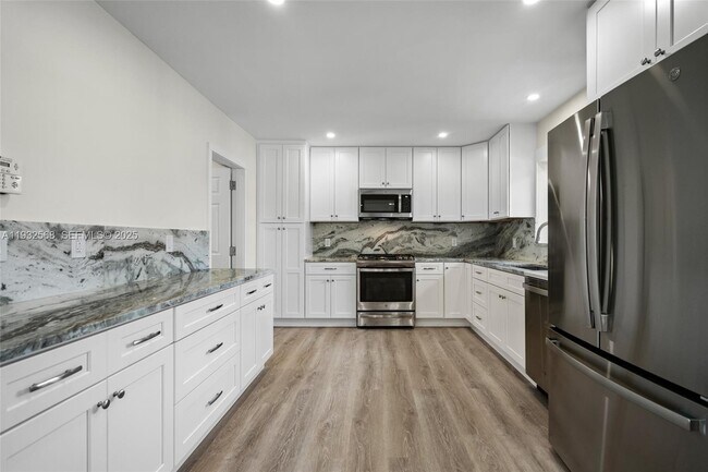 Photo - 251 SE 7th St