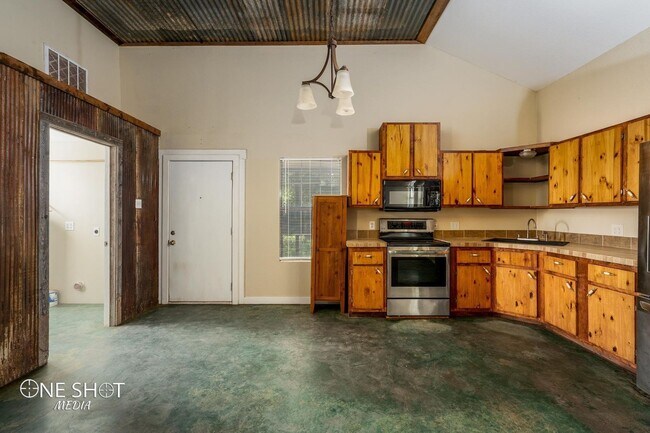 542 McCartney Ln