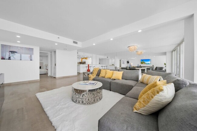 Photo - 1717 N Bayshore Dr Unit SI ID1437605P