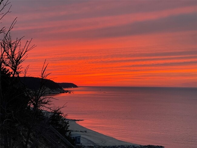 Photo - 24 Cliff Way