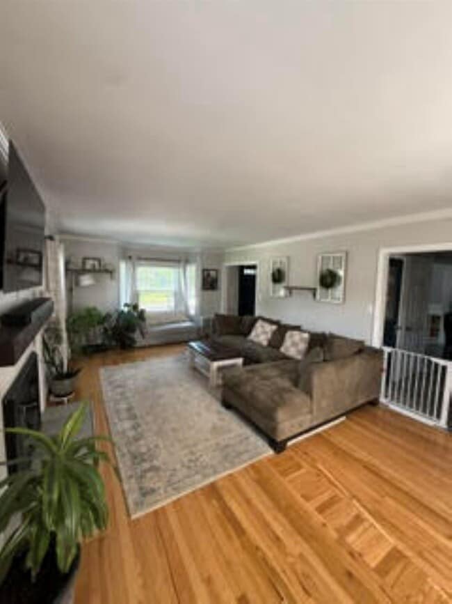 Photo - 40 Platts Ave