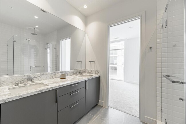 Photo - 4521 San Felipe St Unidad 1203