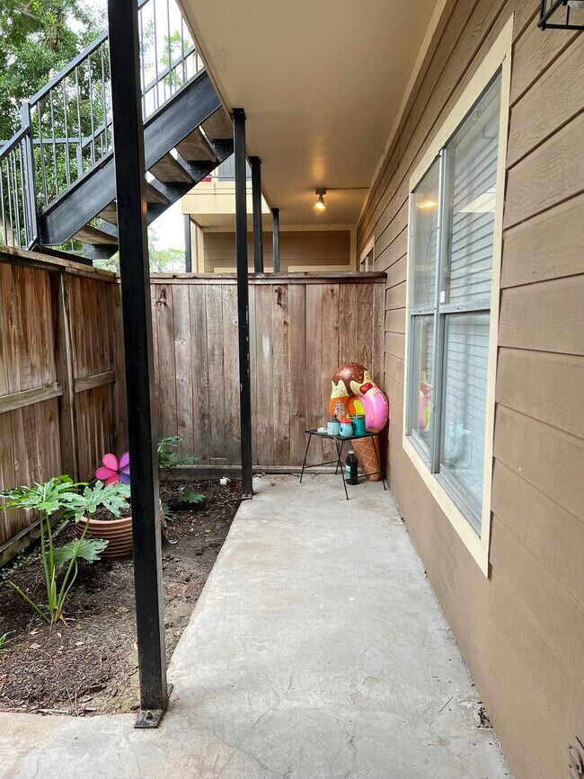 728 Bering Dr Unit 9