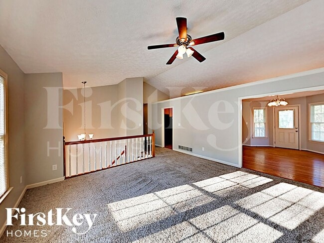 Photo - 452 Maplewood Ln