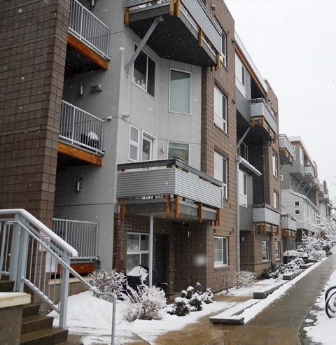 2 Bedroom Condo SUPER close to Campus! - 2 Bedroom Condo SUPER close to Campus!