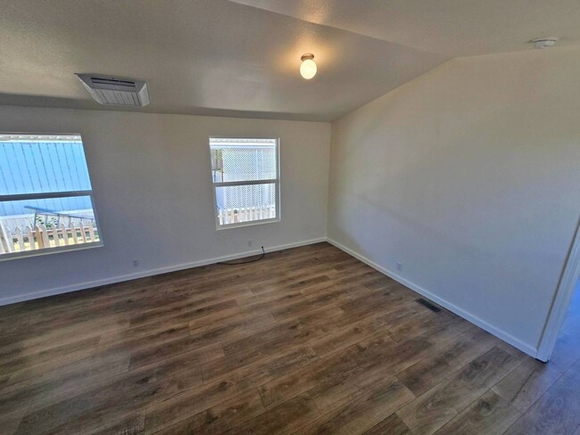 1342 Hannah Ave