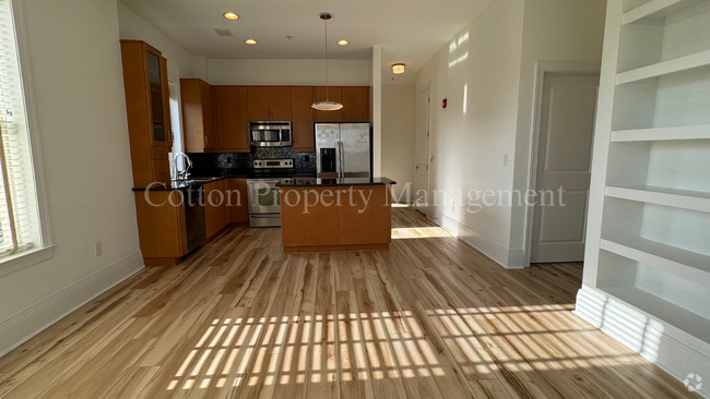 Building Photo - 1BD/1BA w/Office - Second Floor Unit 202 Rental