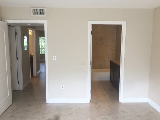 Photo - 2371 NW 33rd St