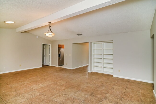 Photo - 4359 Hollygate Dr