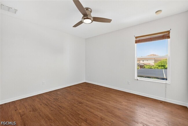 Photo - 2858 Via Campania St