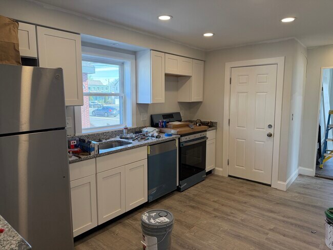 Building Photo - 74 Highland Ave Unit 1