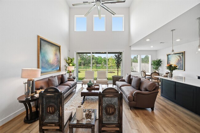 Photo - 8022 Hingham Ln