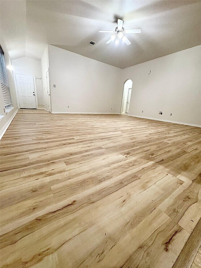 Photo - 12514 King john dr