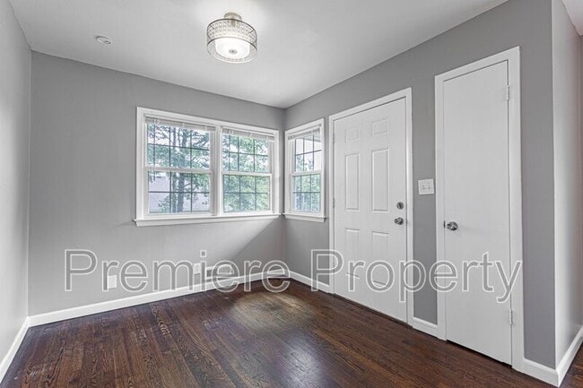 Photo - 3320 S Sterling Ave