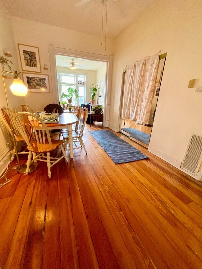 Photo - 1041 W Grand Ave Unit 3rd Floor