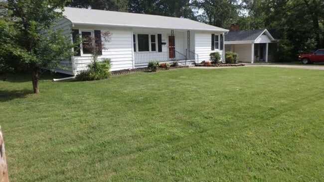 Photo - Wonderful 3 Bed 1 Bath House w/ Bonus Room!