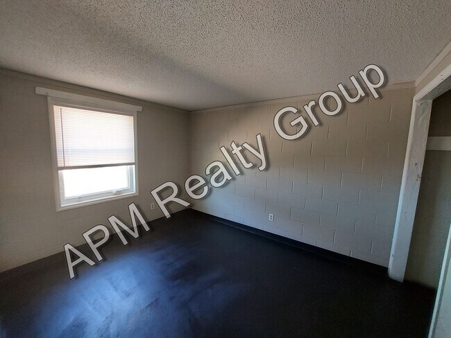 Photo - 2 bedroom apartment - 50% off first month!