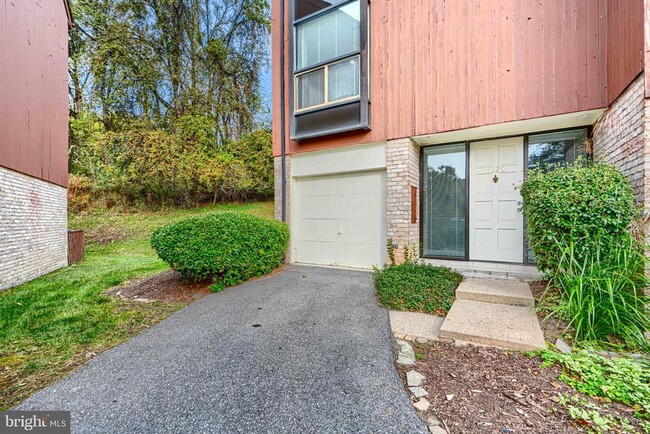 Photo - 5520 Vantage Point Rd