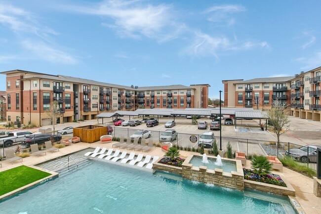 Eastbank River Walk apartments — community photo