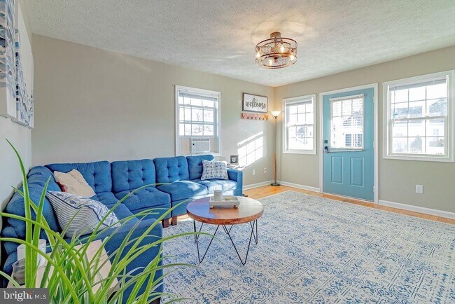 Photo - 45302 Bloch Ave