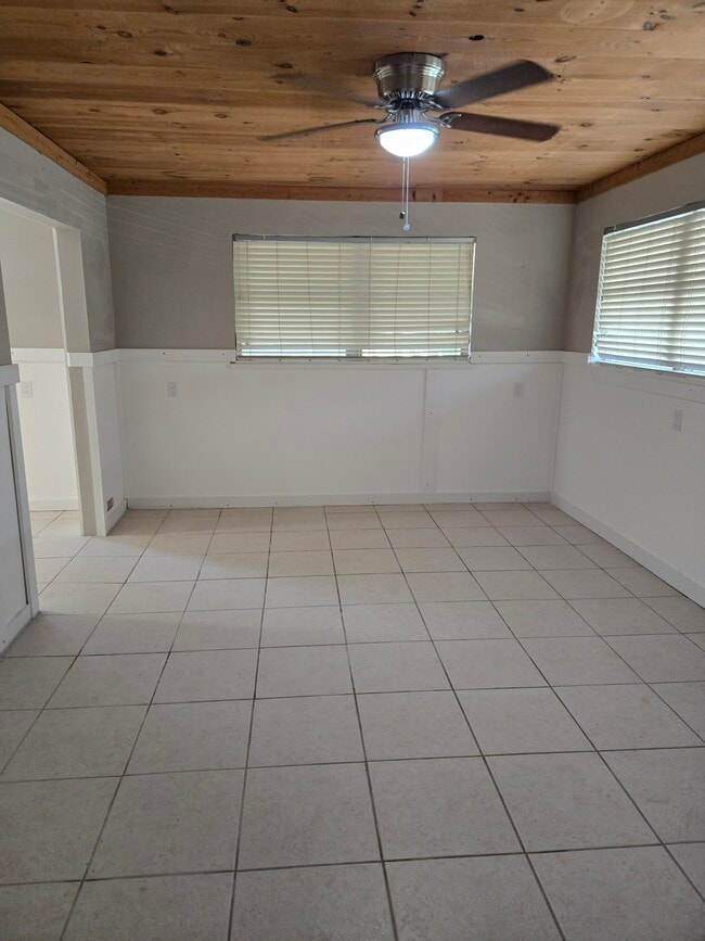 Photo - 6945 Hibiscus Ave S