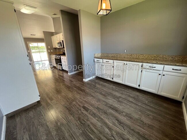 1408 Fairway Dr