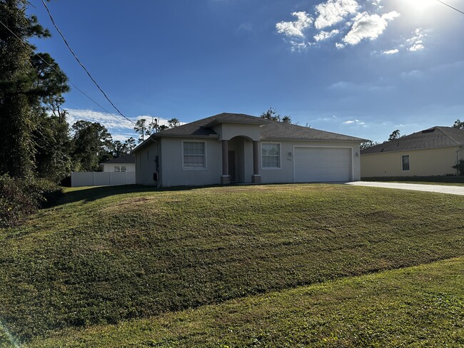 Building Photo - 5543 Dinuba Ave