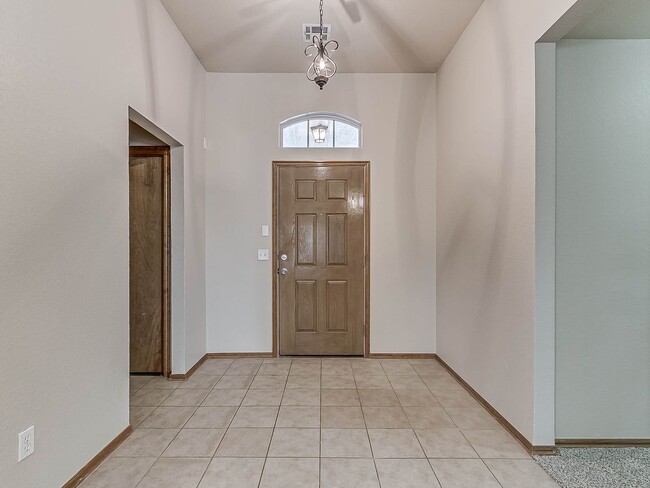 Photo - 4 Bed | 2 Bath | 2 Car Garage - Edmond Schools - North Hampton Addition