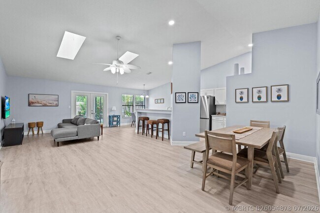 Photo - 1599 Bayridge Pl