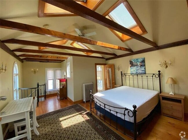 Building Photo - 70 Pelham St Unit B Rental