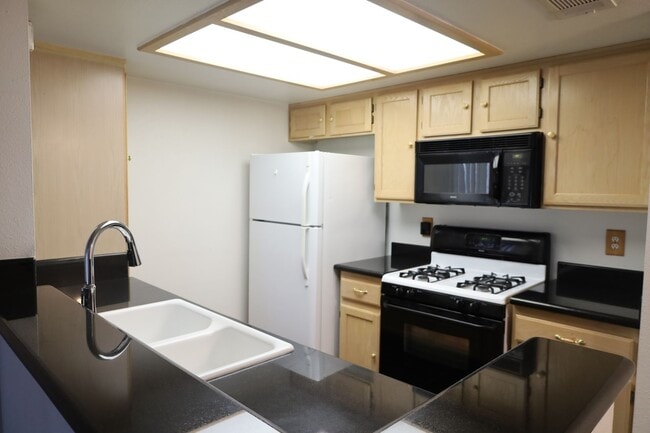 Photo - Lovely One Bedroom One Bathroom Apartment!