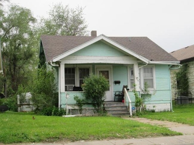 Photo - 2869 Sprague St