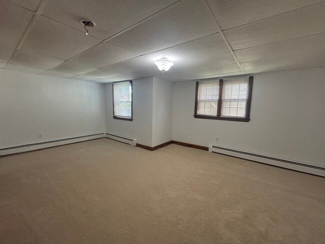 23 White Ct Unit 1