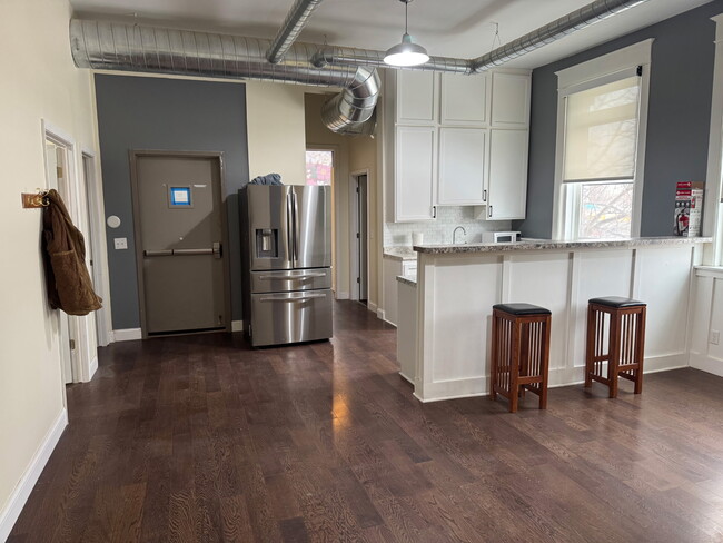 Photo - 647 York Ave Unit 2