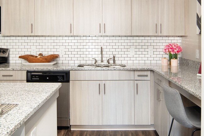 One White Oak Apartments