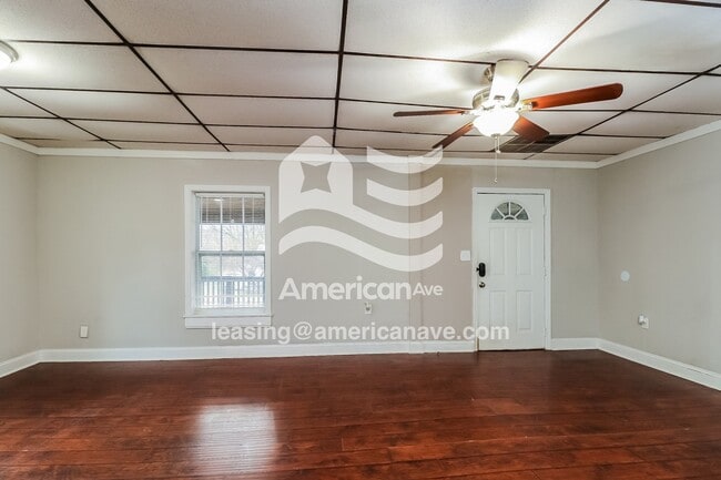 Photo - 209 Poplar St