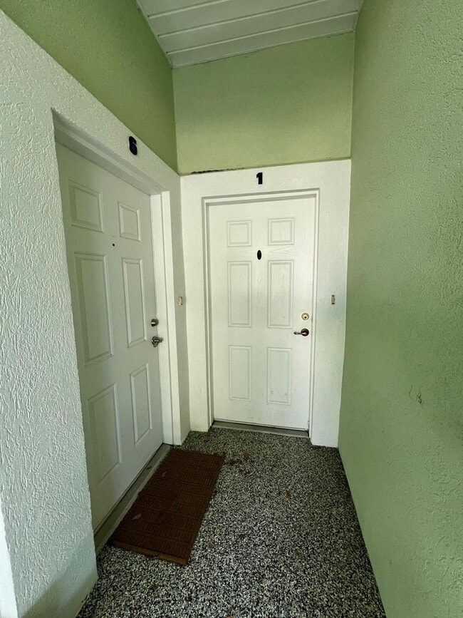 Photo - Spacious 3 bedroom condo located in a gate... Unidad 1