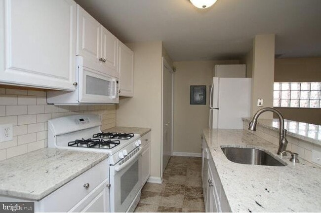 Photo - 443 Fairmount Ave Unit A