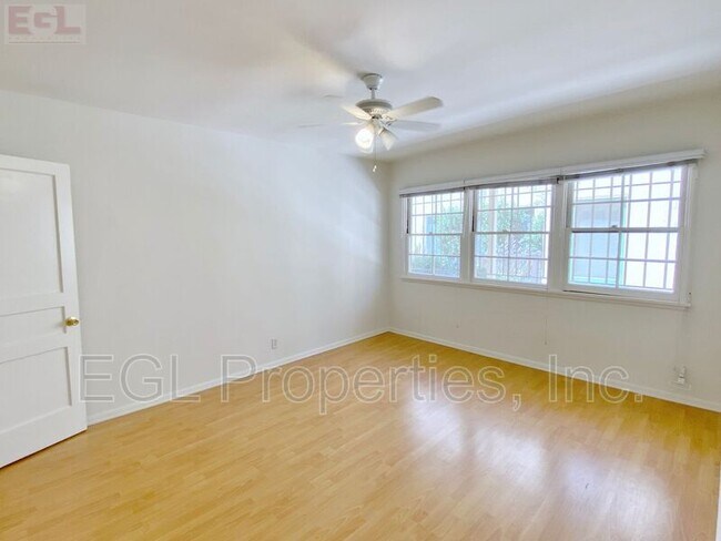 Photo - 923 Le Doux Rd