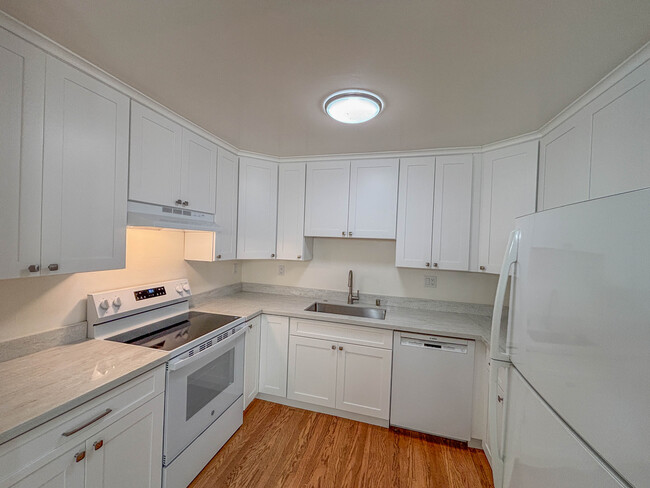 Photo - 381 Locust Ave