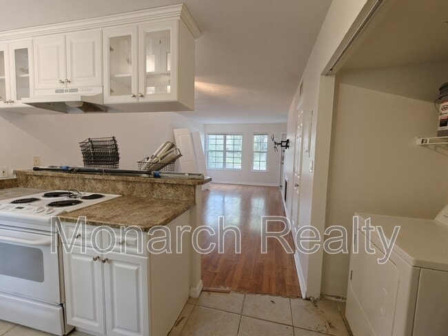 Photo - 620 SW 10th Ln