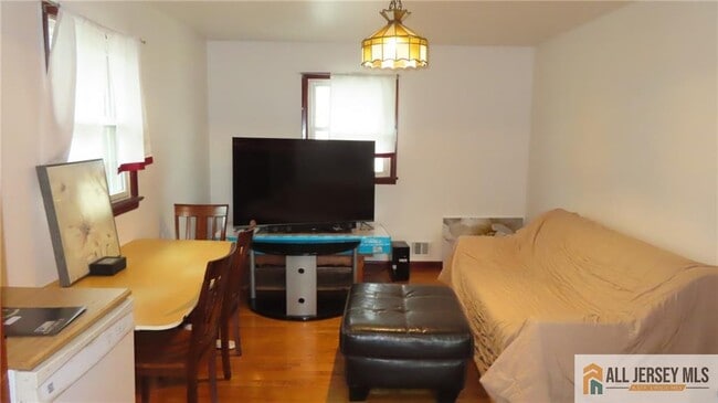 Photo - 649 Inman Ave