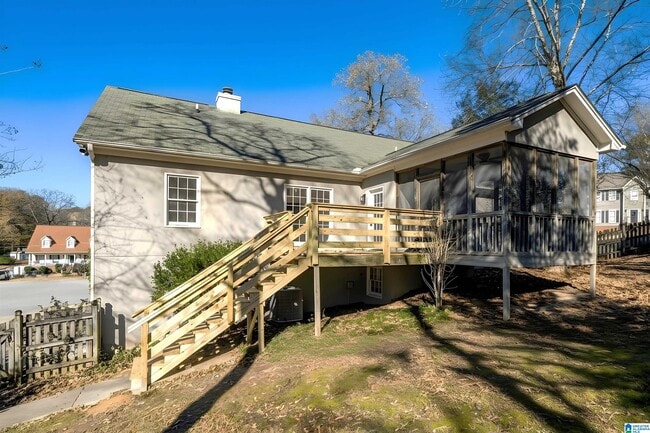 Photo - 121 Kentwood Way