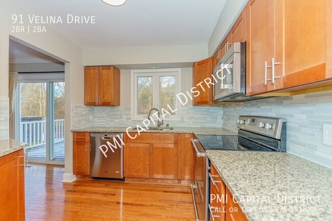 Gorgeous Townhome w/ three floors of Updat... - Gorgeous Townhome w/ three floors of Updat...