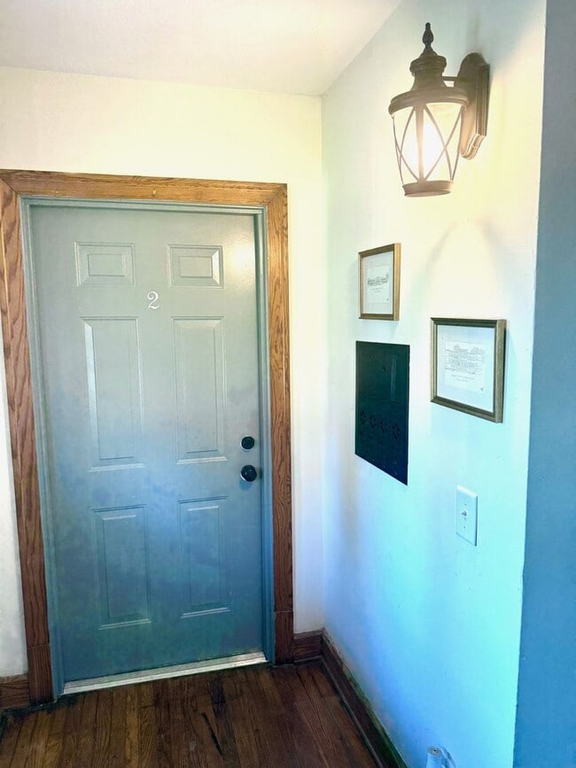 Photo - 903 E Lytle St