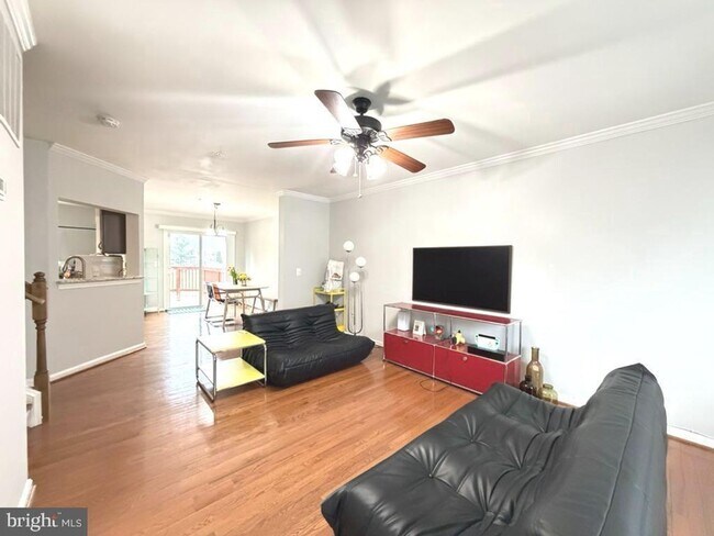 Photo - Welcome home to this beautifully updated 3bd 2.5bth residence in the highly sought-after Seven Oa...