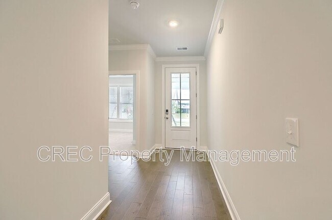 Photo - 166 Whaler Ave